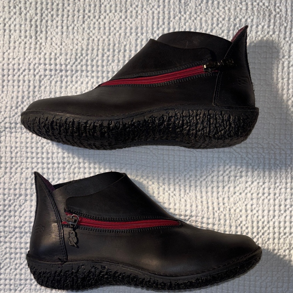 Loints of Holland Black Ankle Boots, Red Zipper, EUC, look NEW! Size UK 39, US 8 - Picture 2 of 15